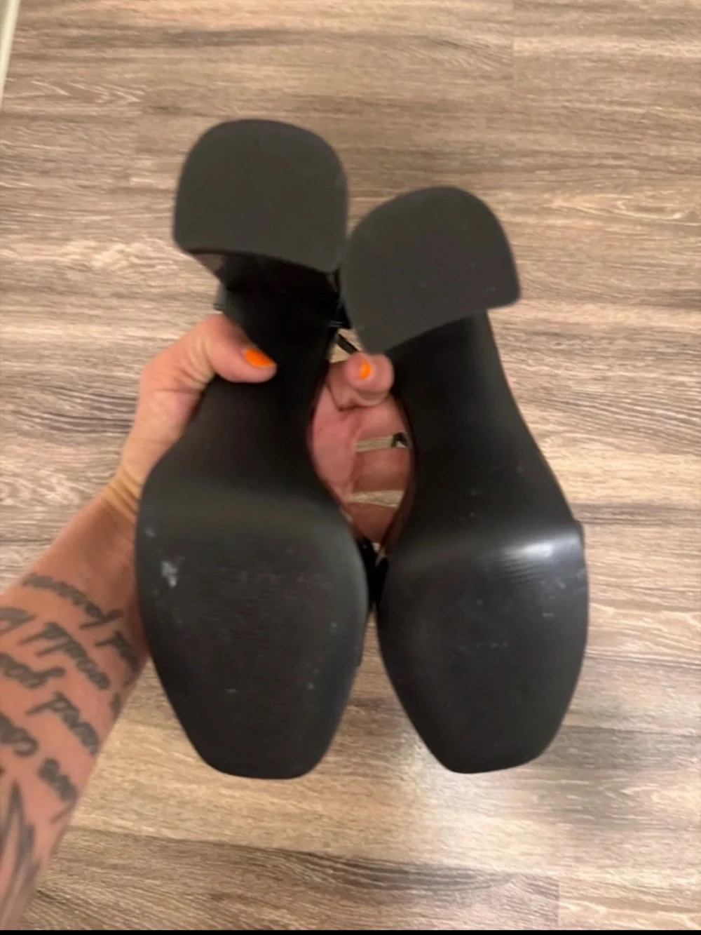 👄 Madden Girl Black Patent Platform Block Heel Sandals